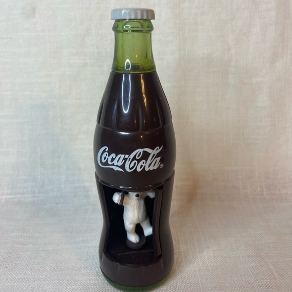 Vintage COCA COLA DANCING BEAR Burger King Toy 1999 & Ceramic S&P Shakers - Picture 2 of 8